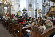 Aussendung der Sternsinger im Hohen Dom zu Fulda (Foto: Karl-Franz Thiede)